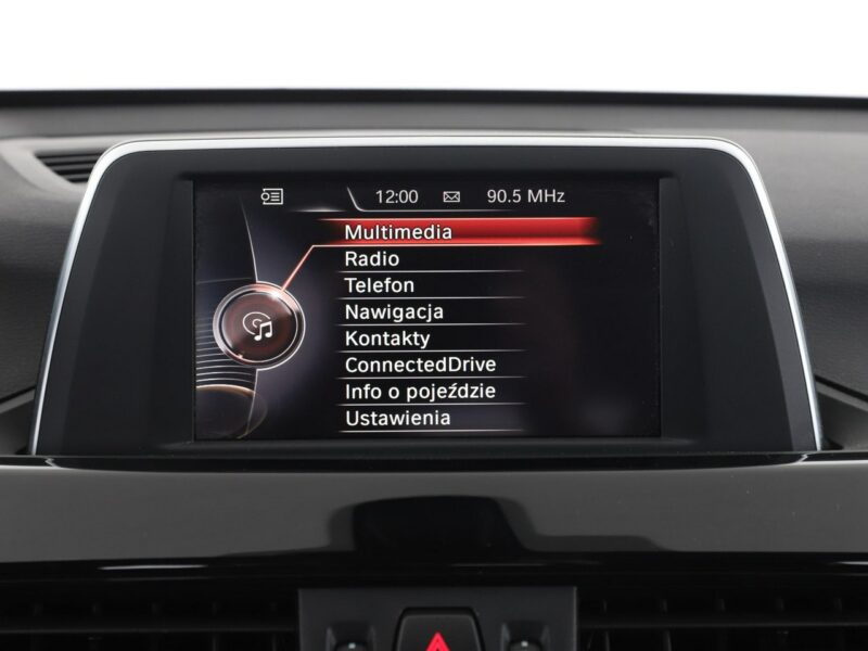 BMW X1 4x4 automat full LED sportowe fotele półksóra navi czujniki parkowania II (F48) (2015-)