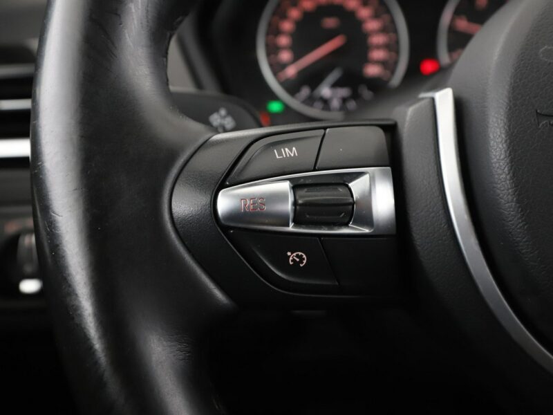 BMW X1 4x4 automat full LED sportowe fotele półksóra navi czujniki parkowania II (F48) (2015-)
