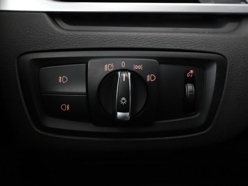 BMW X1 4x4 automat full LED sportowe fotele półksóra navi czujniki parkowania II (F48) (2015-)