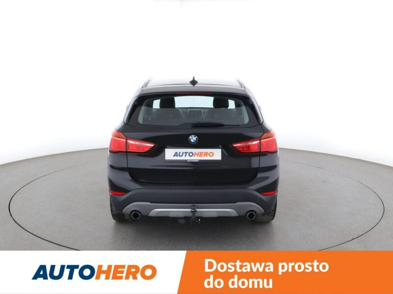 BMW X1 4x4 automat full LED sportowe fotele półksóra navi czujniki parkowania II (F48) (2015-)