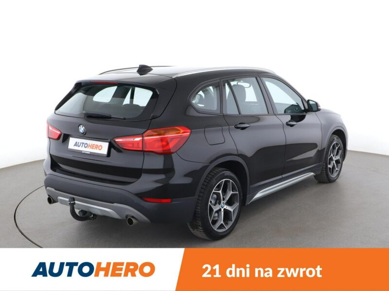 BMW X1 4x4 automat full LED sportowe fotele półksóra navi czujniki parkowania II (F48) (2015-)