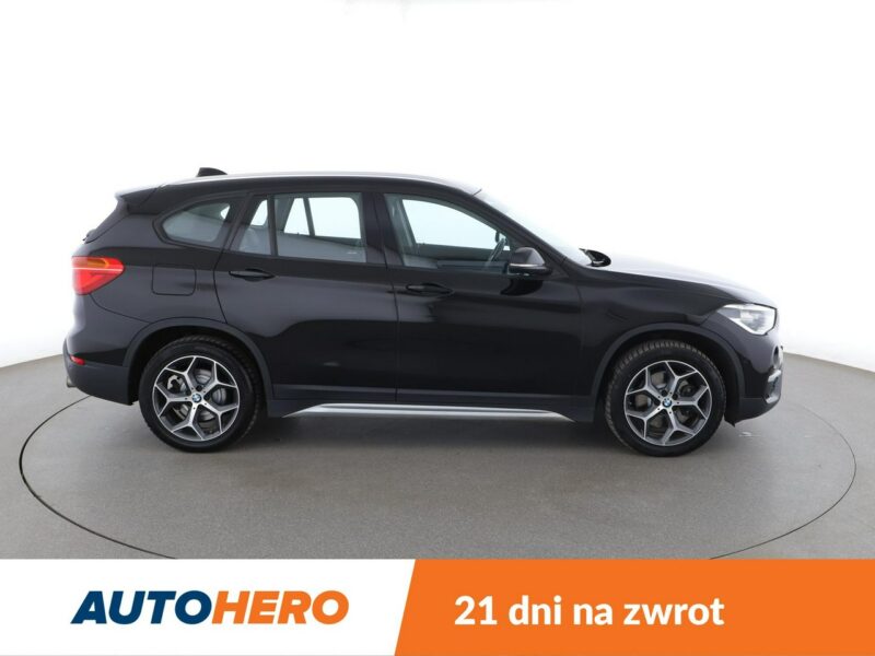 BMW X1 4x4 automat full LED sportowe fotele półksóra navi czujniki parkowania II (F48) (2015-)