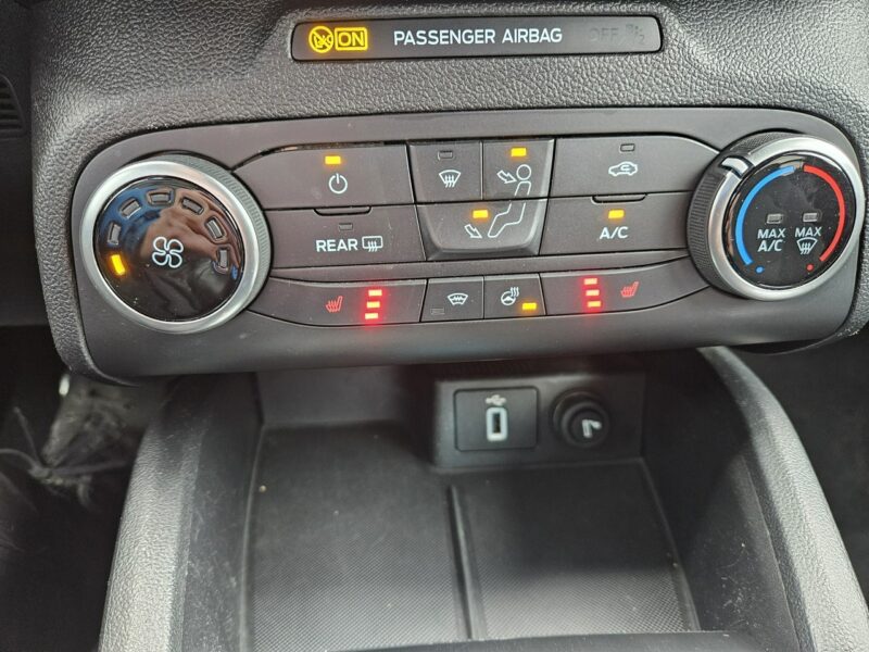 Ford Focus Automat / Nawigacja / Klimatyzacja / Faktura VAT Mk4 (2018-)