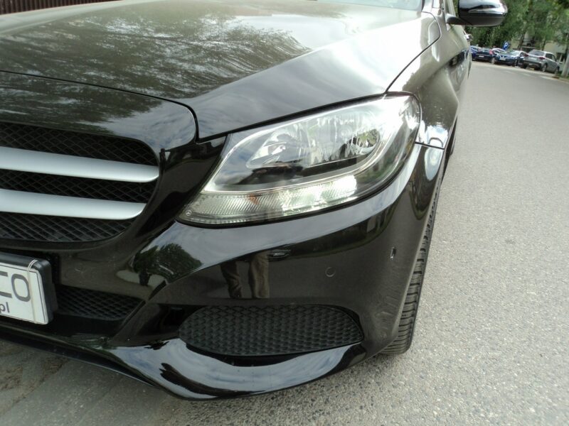 Mercedes C 200 sprzedam nowego MERCEDESA C-200 4Matic 184KM salon polska malutki prze W205 (2014-2021)