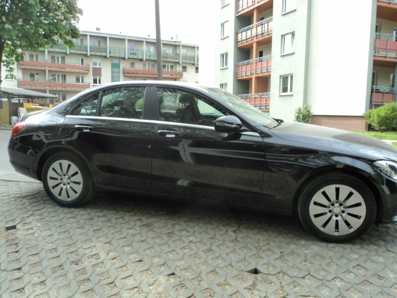 Mercedes C 200 sprzedam nowego MERCEDESA C-200 4Matic 184KM salon polska malutki prze W205 (2014-2021)