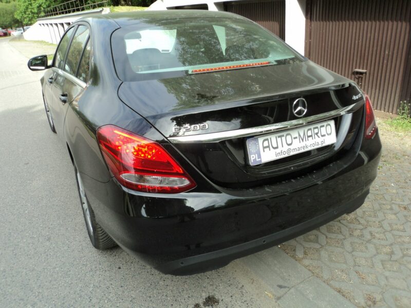 Mercedes C 200 sprzedam nowego MERCEDESA C-200 4Matic 184KM salon polska malutki prze W205 (2014-2021)