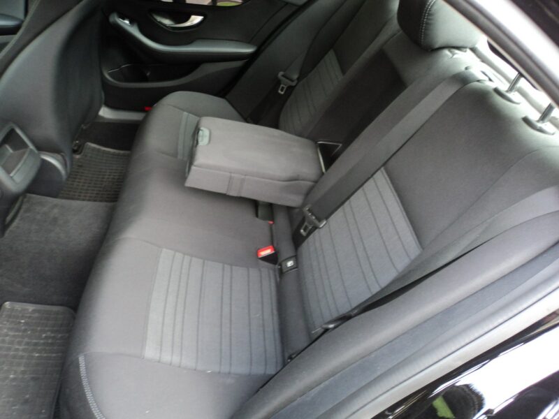 Mercedes C 200 sprzedam nowego MERCEDESA C-200 4Matic 184KM salon polska malutki prze W205 (2014-2021)