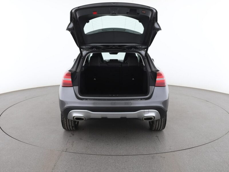 Mercedes GLA 220 4x4 automat full LED półskóra panorama kamera i czujniki parkowania