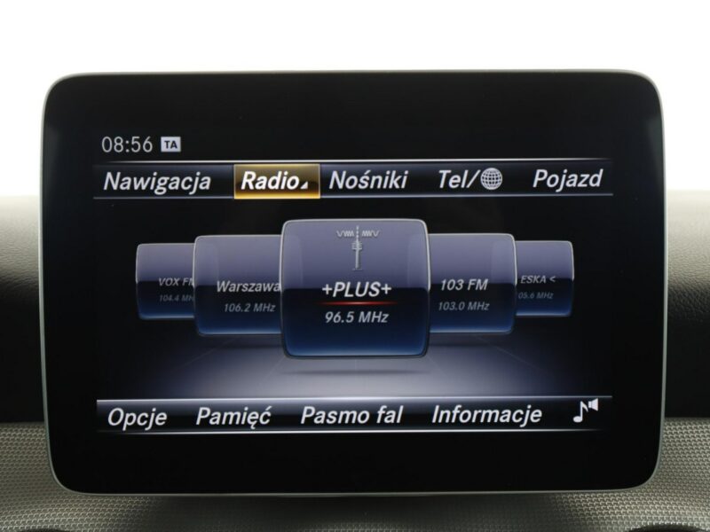 Mercedes GLA 220 4x4 automat full LED półskóra panorama kamera i czujniki parkowania