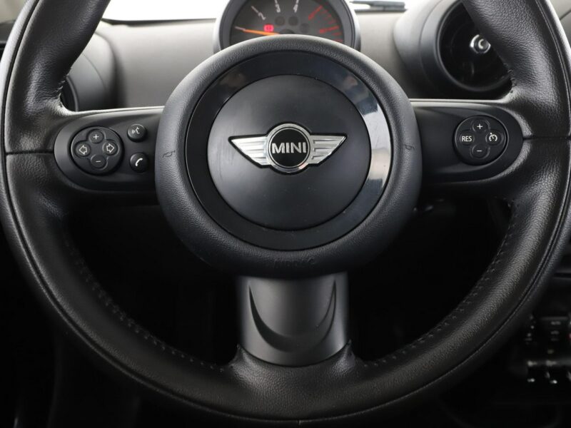 Mini Countryman Cooper D Chili Klimatronik Tempomat Nawigacja Sportsitze Bluetooth PDC