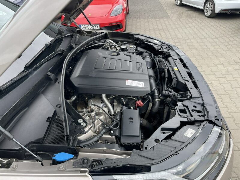 Land Rover Range Rover VELAR R Dynamic SE 4x4 Pamięć Podgrzewanie Meridian Hak
