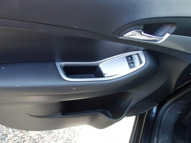 Chevrolet Orlando 1.8 140KM Klimatyzacja Hak Gwarancja