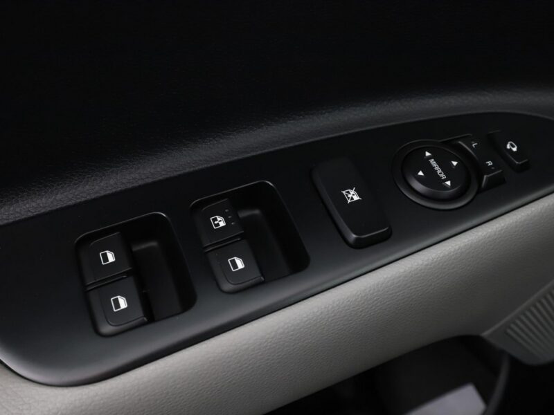 Kia Stonic klima auto kamera i czujniki parkowania kolorowe wnętrze grzane fotele