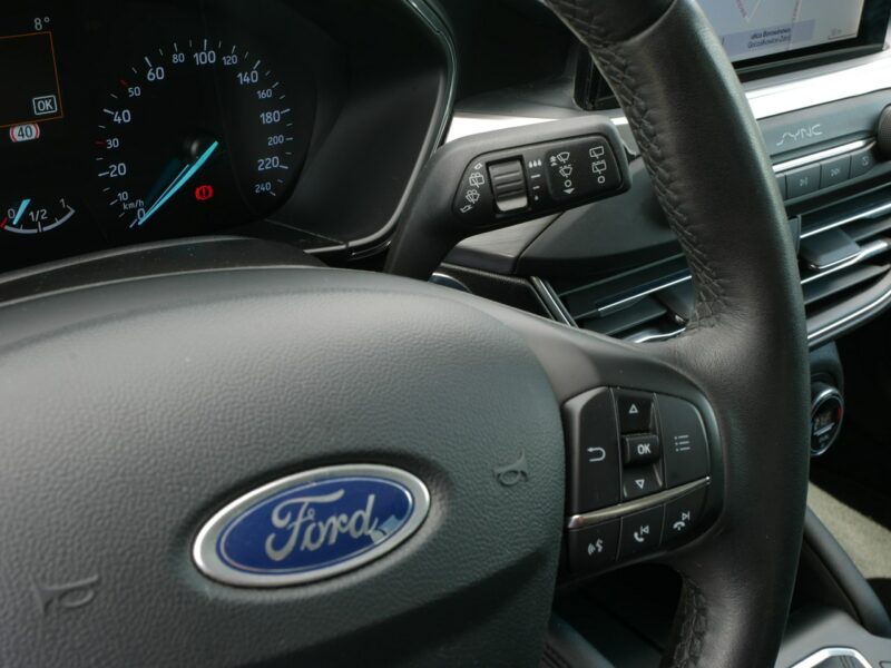 Ford Focus 1.0 E-Boost 125KM Kombi -Navi -Asystenci jazdy -Zobacz Mk4 (2018-)