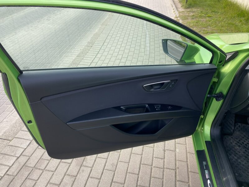 Seat Leon Full LED, Klimatronic , parktronik, alufelgi, dotykowe radio,z Niemiec III (2012-)