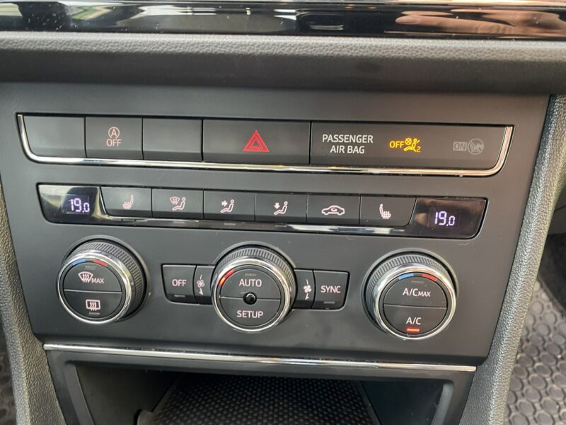 Seat Leon Full LED, Klimatronic , parktronik, alufelgi, dotykowe radio,z Niemiec III (2012-)
