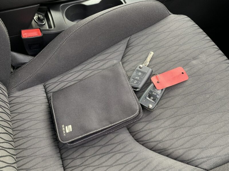 Seat Leon Full LED, Klimatronic , parktronik, alufelgi, dotykowe radio,z Niemiec III (2012-)