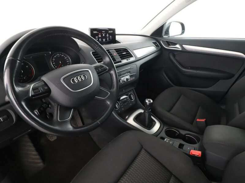 Audi Q3 1.4 TFSI Design Climatronic Tempomat Nawigacja Grzane Fotele Xenon PDC I (2011-2018)