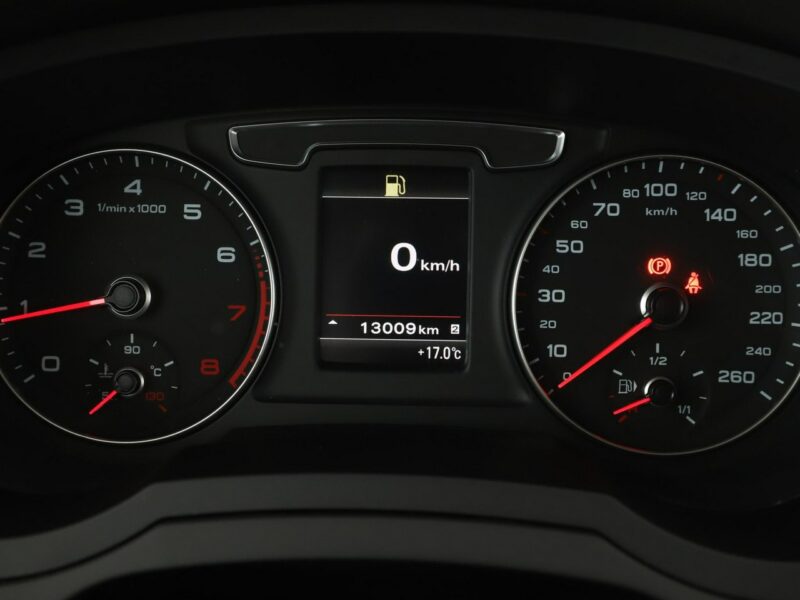 Audi Q3 1.4 TFSI Design Climatronic Tempomat Nawigacja Grzane Fotele Xenon PDC I (2011-2018)
