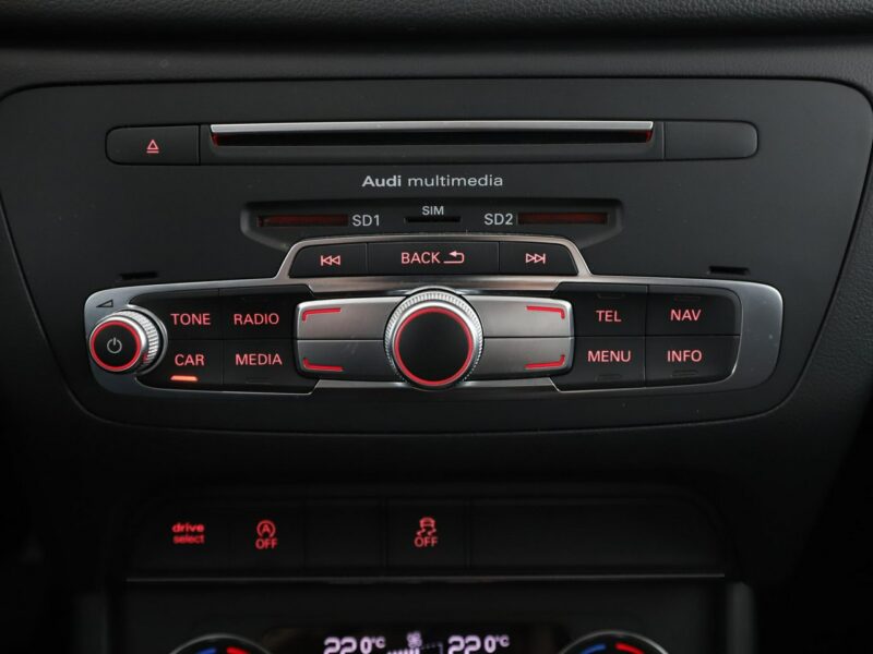 Audi Q3 1.4 TFSI Design Climatronic Tempomat Nawigacja Grzane Fotele Xenon PDC I (2011-2018)
