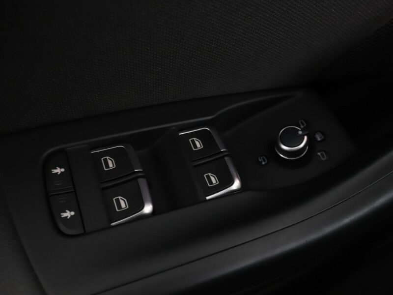 Audi Q3 1.4 TFSI Design Climatronic Tempomat Nawigacja Grzane Fotele Xenon PDC I (2011-2018)
