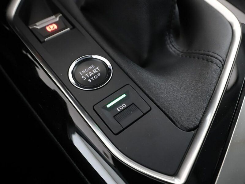 Peugeot 3008 Active Pack kamera navi grzane fotele LED tempomat II (2016-)