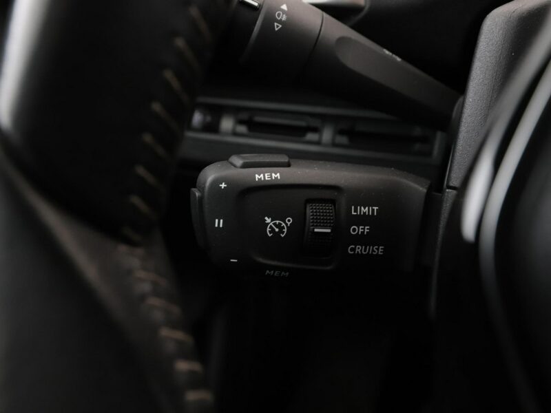 Peugeot 3008 Active Pack kamera navi grzane fotele LED tempomat II (2016-)