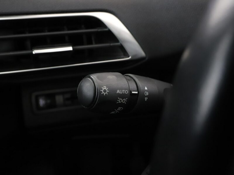 Peugeot 3008 Active Pack kamera navi grzane fotele LED tempomat II (2016-)