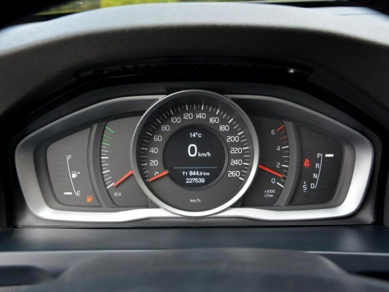 Volvo V60 2.0d(190KM) Lift Automat Skóry Navi Parktronik LED ASO Volvo I (2010-2018)