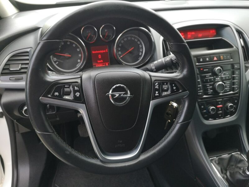 Opel Astra 14 16V 120 KM GTC Klima Parktronic Tempomat Serwis Gwarancja J (2009-2019)