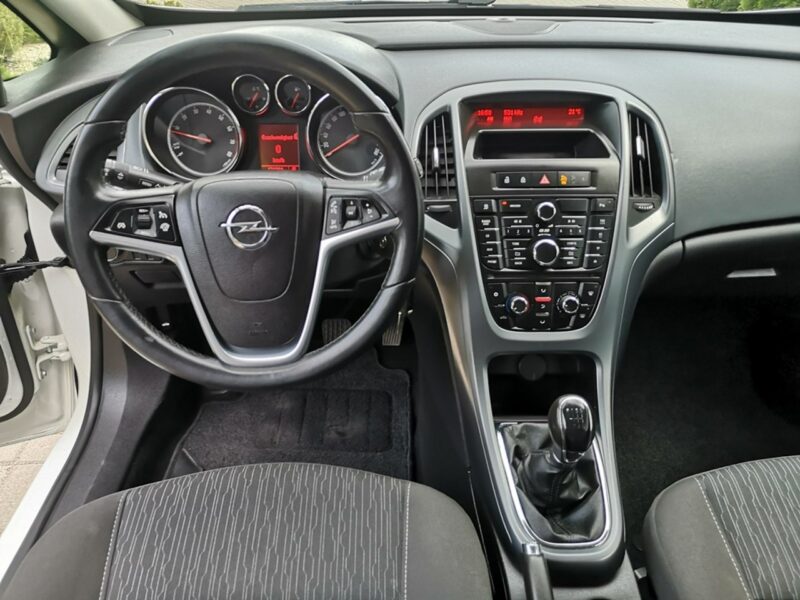 Opel Astra 14 16V 120 KM GTC Klima Parktronic Tempomat Serwis Gwarancja J (2009-2019)