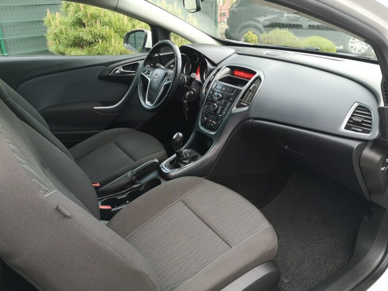 Opel Astra 14 16V 120 KM GTC Klima Parktronic Tempomat Serwis Gwarancja J (2009-2019)