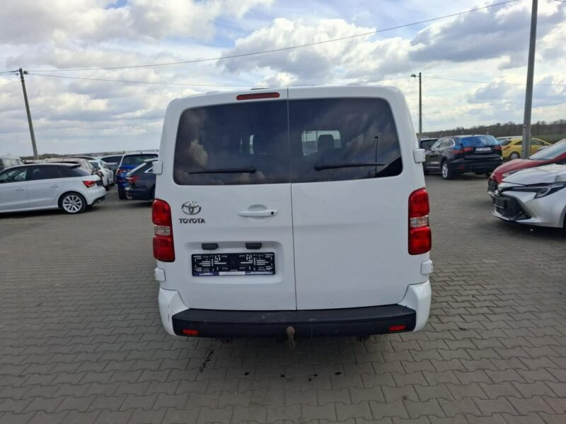 Toyota Proace Verso 8 osobowy Parktronik Hak