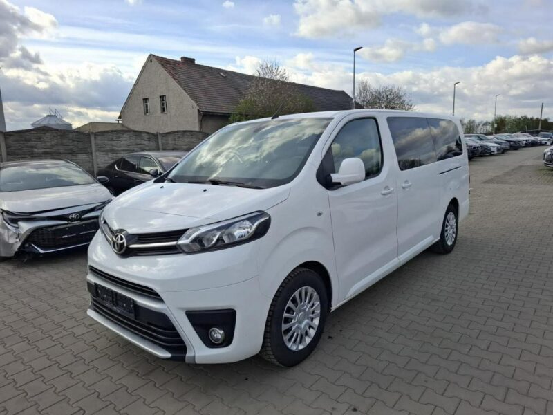 Toyota Proace Verso 8 osobowy Parktronik Hak