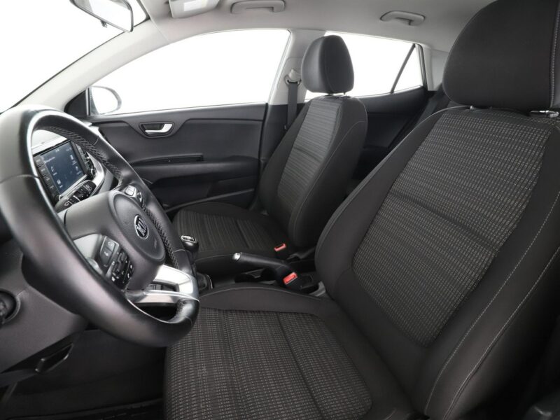 Kia Stonic klima tempomat kamera PDC Bluetooth LED
