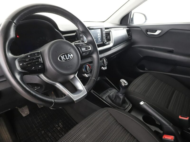 Kia Stonic klima tempomat kamera PDC Bluetooth LED