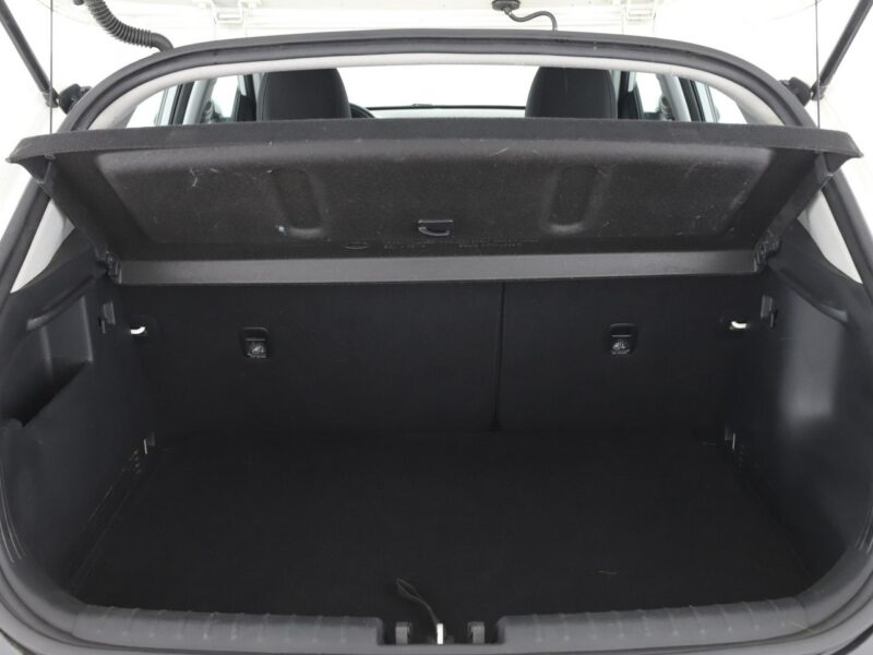 Kia Stonic klima tempomat kamera PDC Bluetooth LED