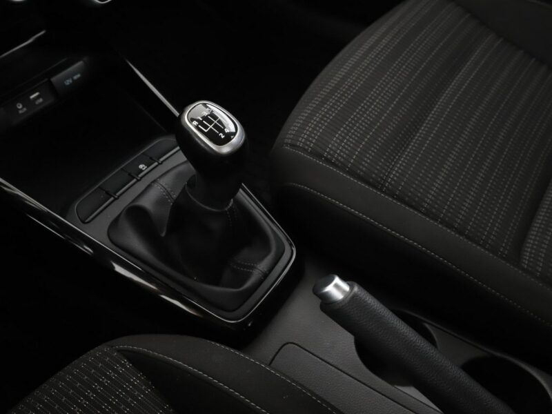 Kia Stonic klima tempomat kamera PDC Bluetooth LED