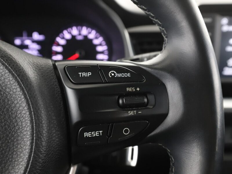 Kia Stonic klima tempomat kamera PDC Bluetooth LED