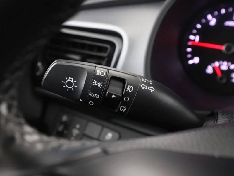 Kia Stonic klima tempomat kamera PDC Bluetooth LED