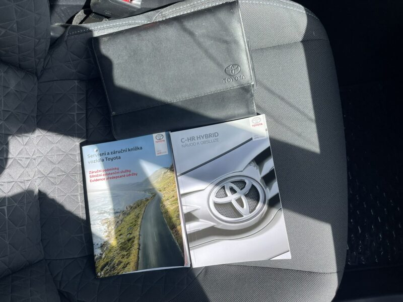 Toyota C-HR Automat Hybrid Kamera Podgrzewanie 122KM