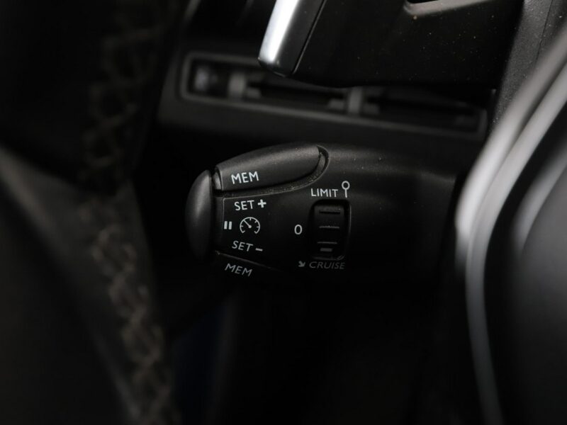 Peugeot 3008 Automat skóra navi virtual cocpit kamera i czujniki parkowania II (2016-)