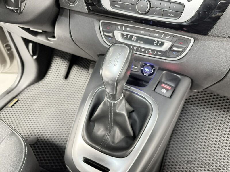 Renault Scenic 1.5 DCi 110KM*Lift*BOSE EDITION*Navi*Skóry*Xenon*HandsFree*LED*Automat III (2009-2016)
