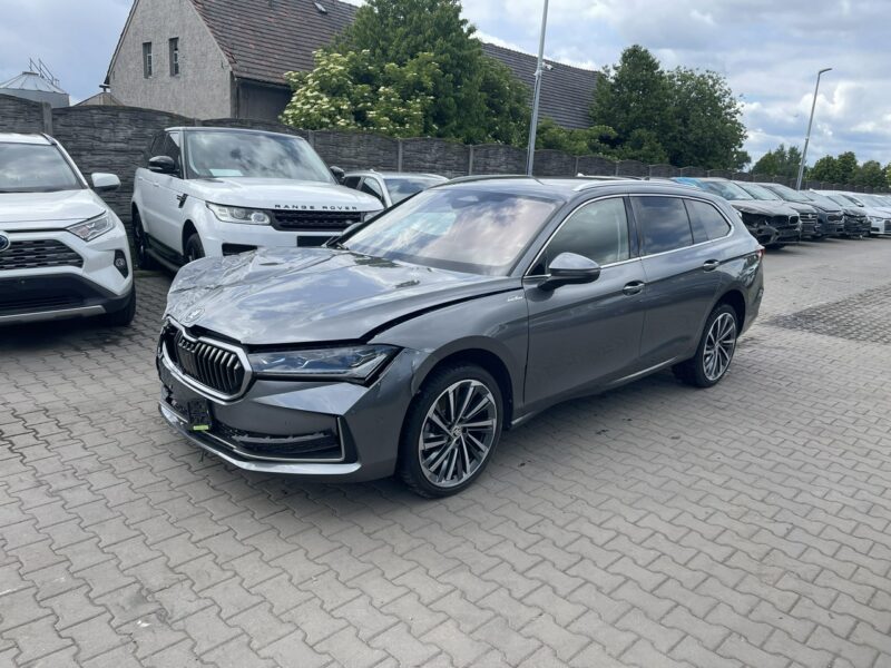 Škoda Superb 4x4 L&K Automat Kamera Webasto Skóra Hak 193KM IV (2023-)