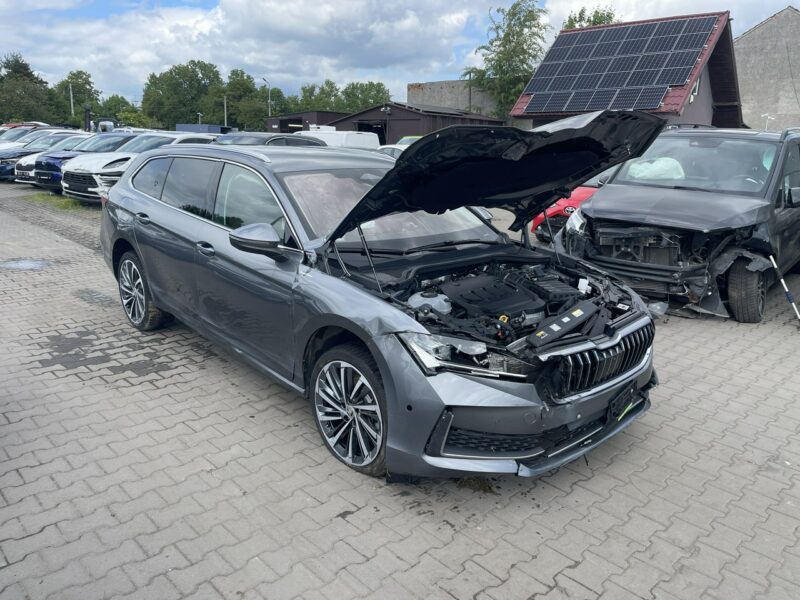Škoda Superb 4x4 L&K Automat Kamera Webasto Skóra Hak 193KM IV (2023-)