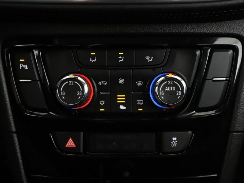 Opel Mokka Innovation automat navi kamera tempomat Bluetooth półskóra hak II (2020-)