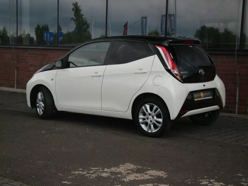 Toyota Aygo Klima*GrzaneFotele*Kamera*PanelDotyk*Esp*Led*Bluet*Alu15*Gwar VGS II (2014-)
