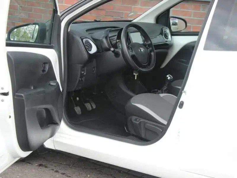 Toyota Aygo Klima*GrzaneFotele*Kamera*PanelDotyk*Esp*Led*Bluet*Alu15*Gwar VGS II (2014-)