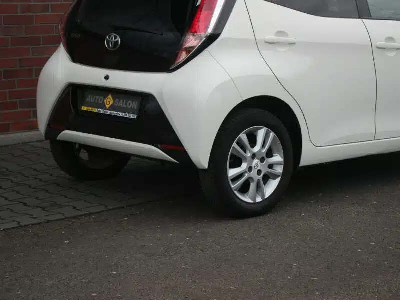 Toyota Aygo Klima*GrzaneFotele*Kamera*PanelDotyk*Esp*Led*Bluet*Alu15*Gwar VGS II (2014-)