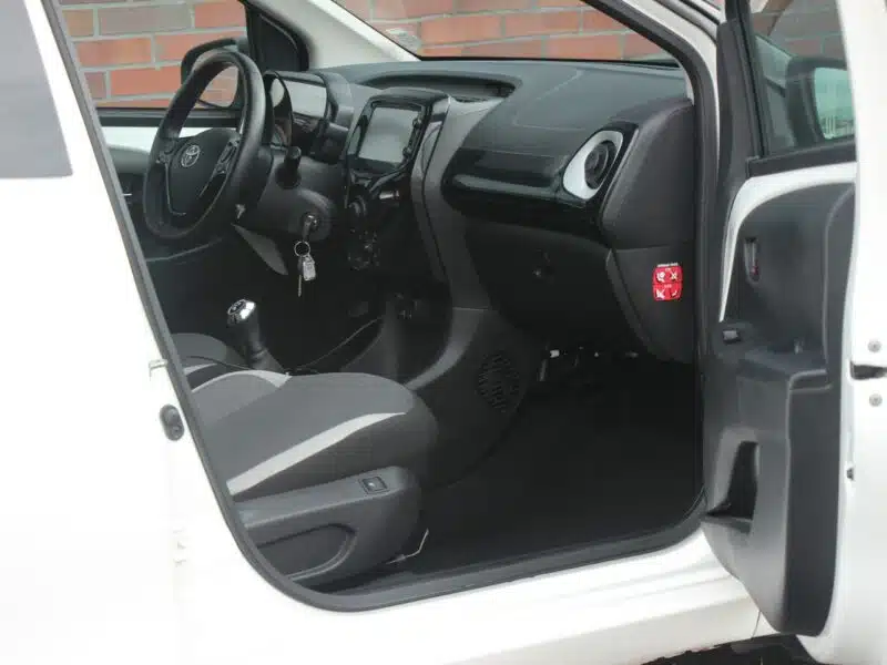 Toyota Aygo Klima*GrzaneFotele*Kamera*PanelDotyk*Esp*Led*Bluet*Alu15*Gwar VGS II (2014-)